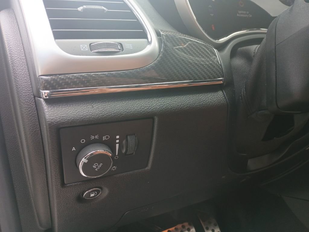 Used 2015 Jeep Grand Cherokee SRT w/ Luxury Group II image 20