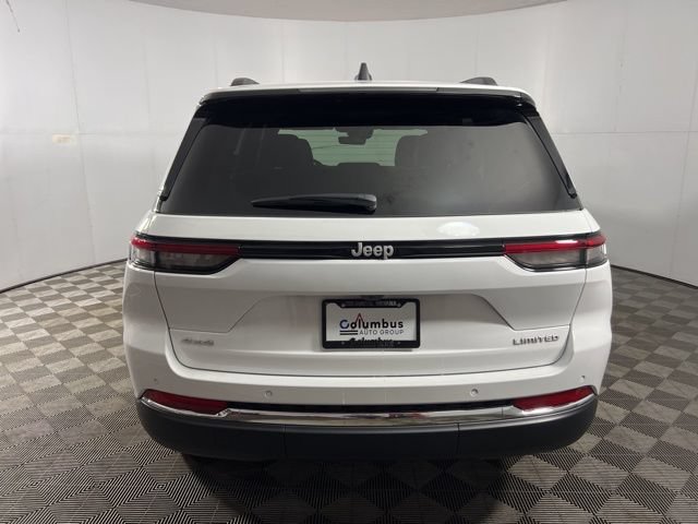 New 2025 Jeep Grand Cherokee Limited w/ Trailer Tow Package AWD/4WD image 5