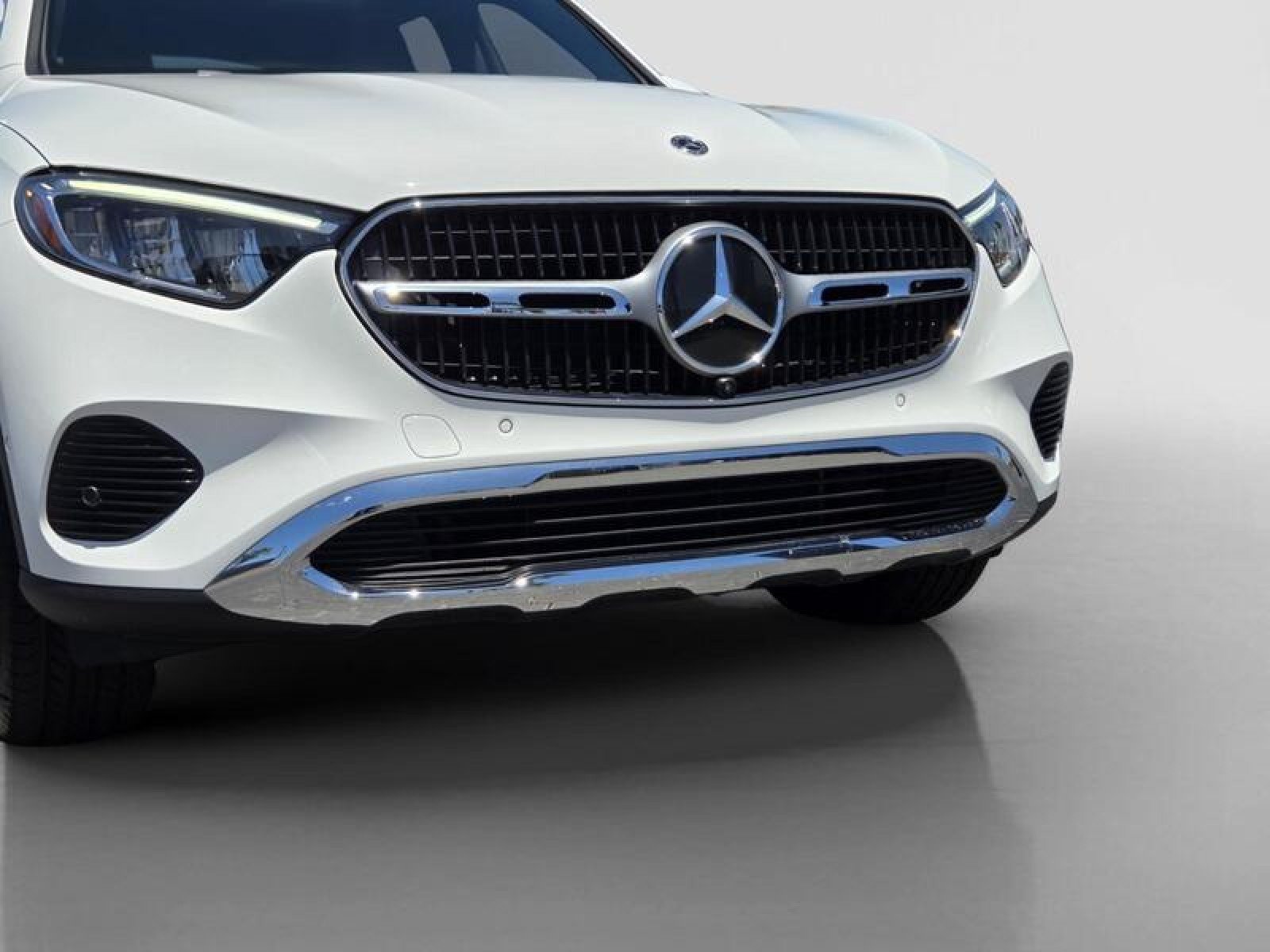 Certified 2026 Mercedes-Benz GLC 300 4MATIC image 9
