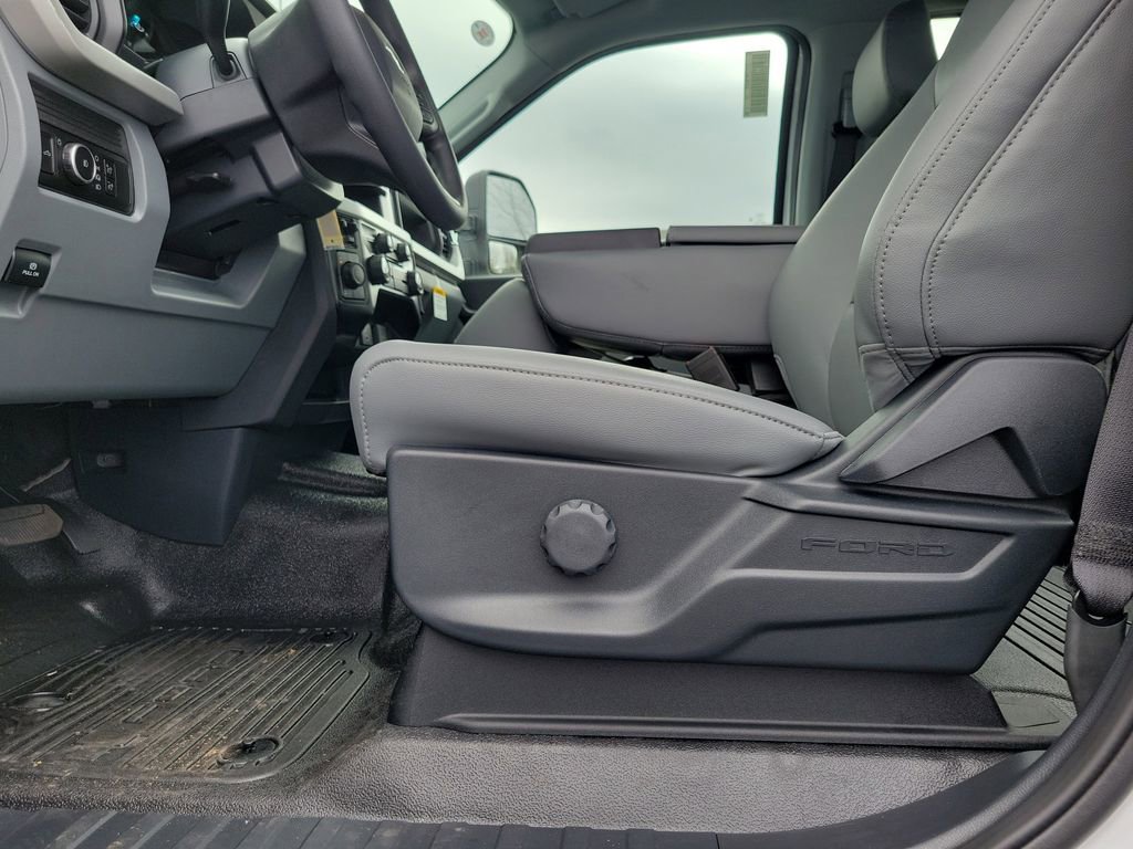 New 2026 Ford F250 XL w/ FX4 Off-Road Package image 17