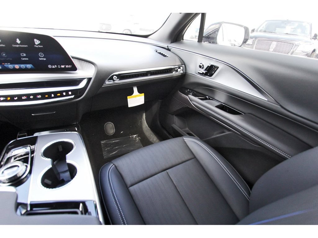 New 2027 Cadillac Lyriq Luxury AWD/4WD image 10