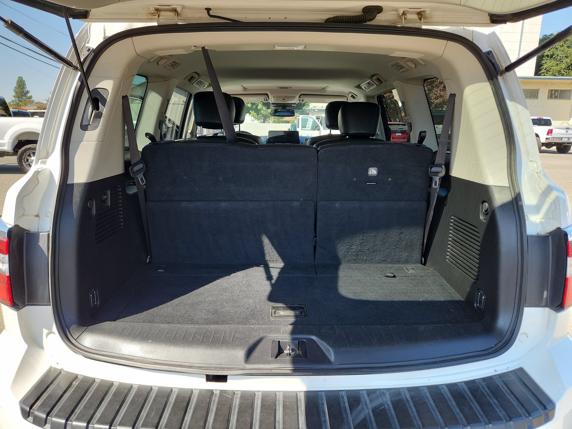 Used 2021 Nissan Armada SL w/ Captain's Chairs Package AWD/4WD image 21