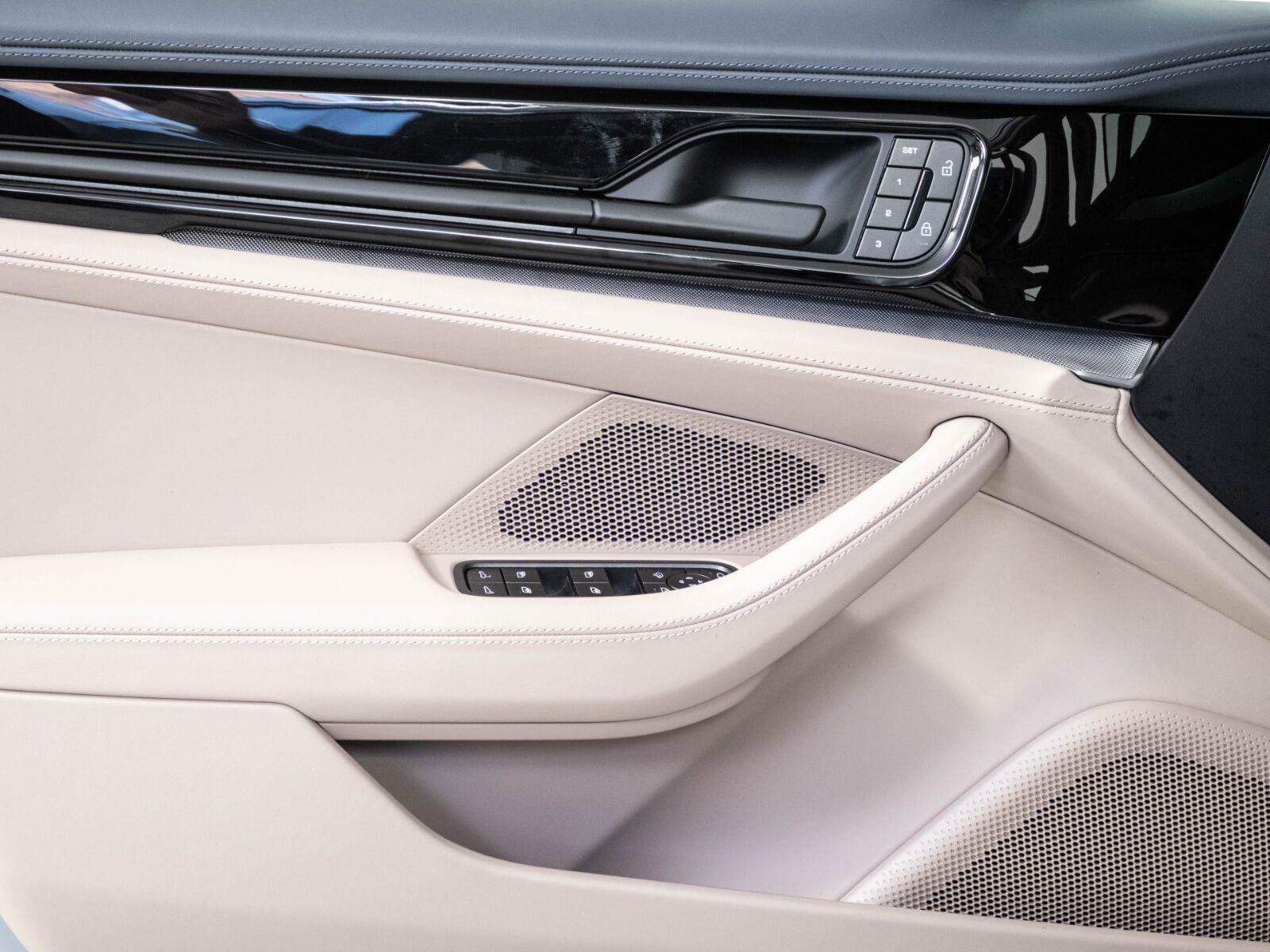 Certified 2026 Porsche Panamera 4 AWD/4WD image 6