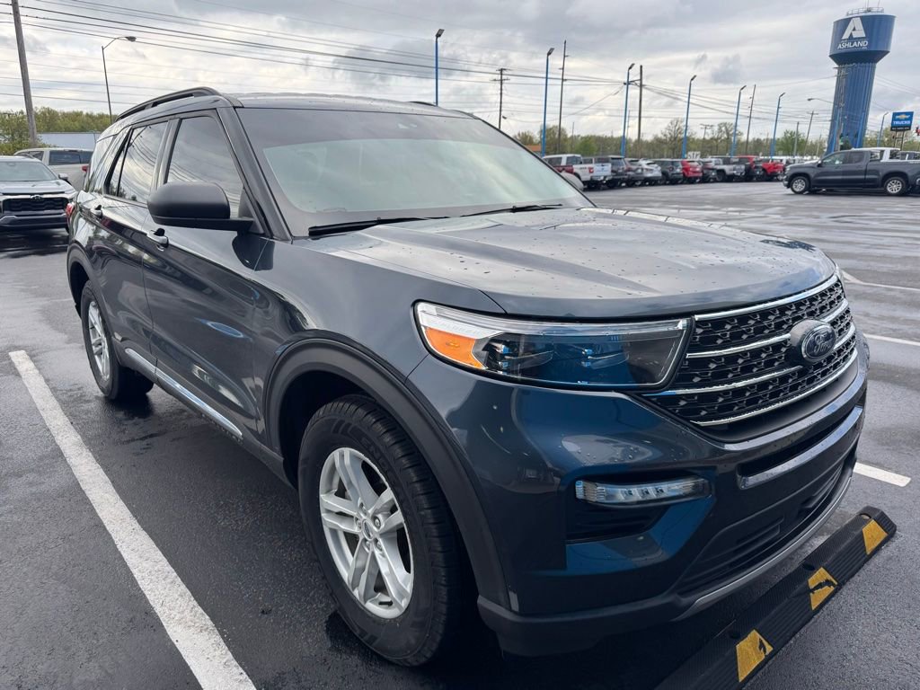 Used 2024 Ford Explorer XLT w/ Equipment Group 202A AWD/4WD image 1