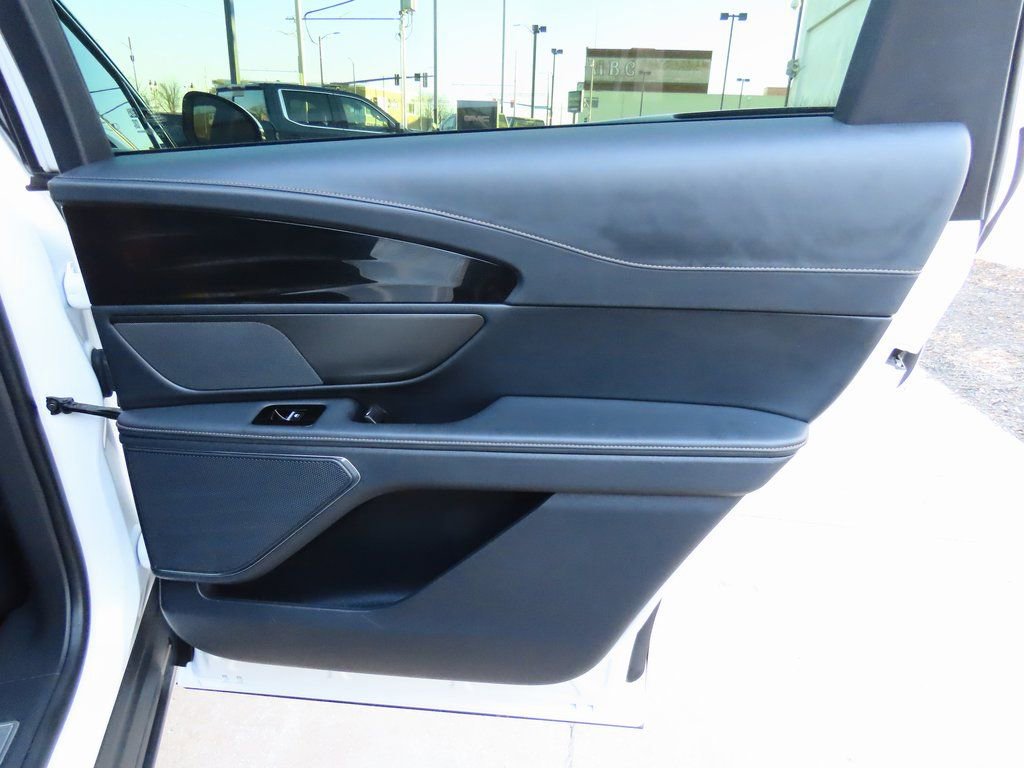Used 2024 Lincoln Nautilus Reserve w/ Jet Appearance Package (87T) image 14