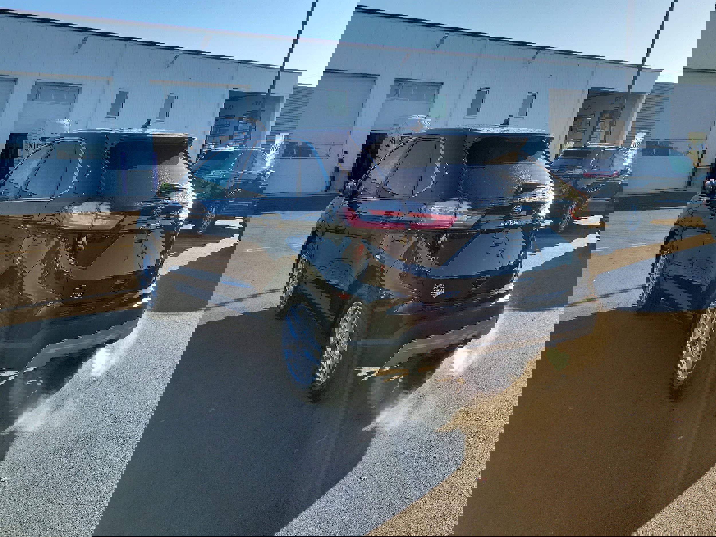 Used 2024 Ford Edge SEL w/ Convenience Package image 3