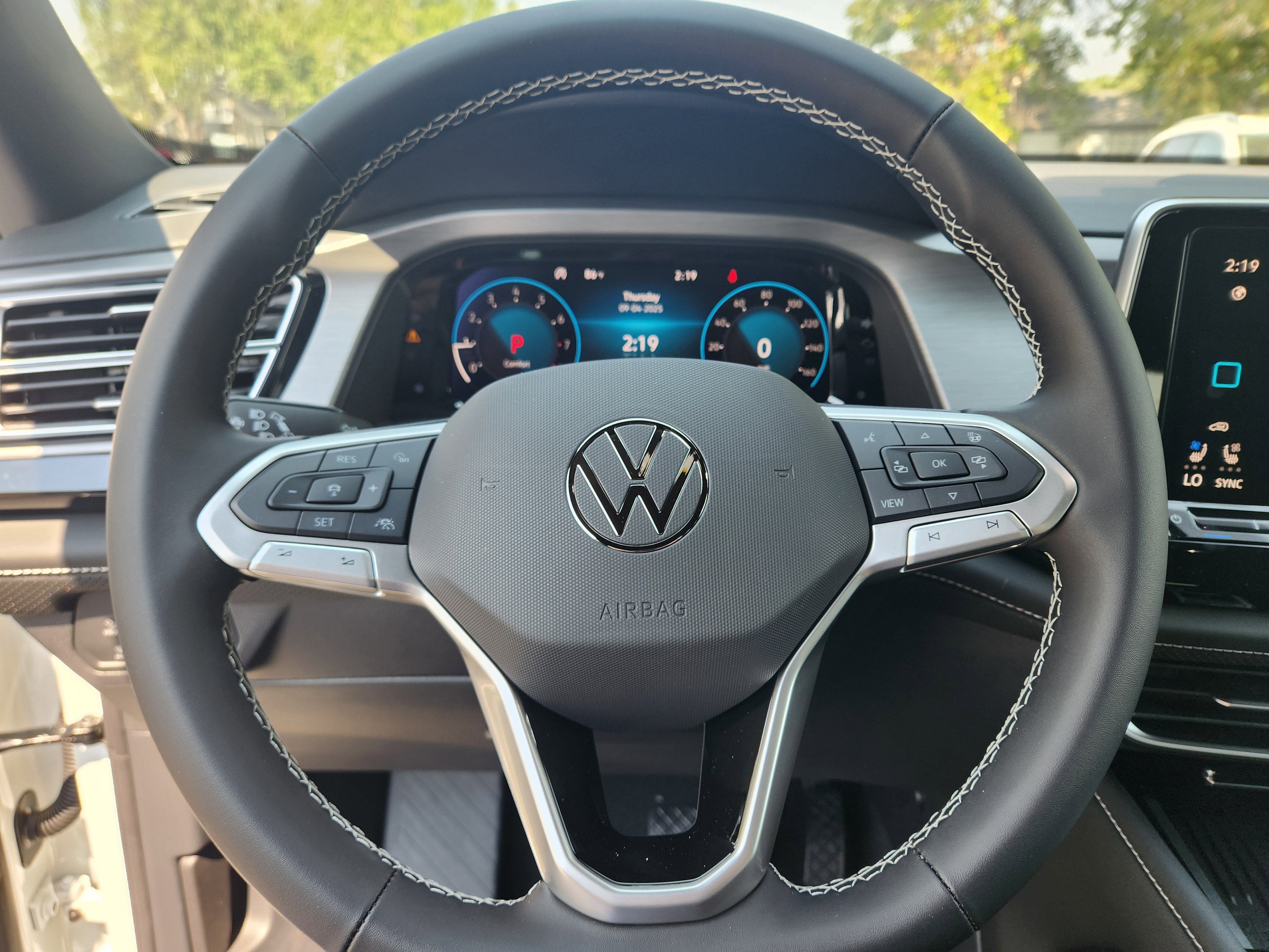 New 2026 Volkswagen Atlas Cross Sport SE image 9