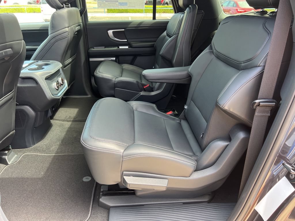 New 2026 Ford Expedition Max Platinum w/ Stealth Appearance Package AWD/4WD image 14