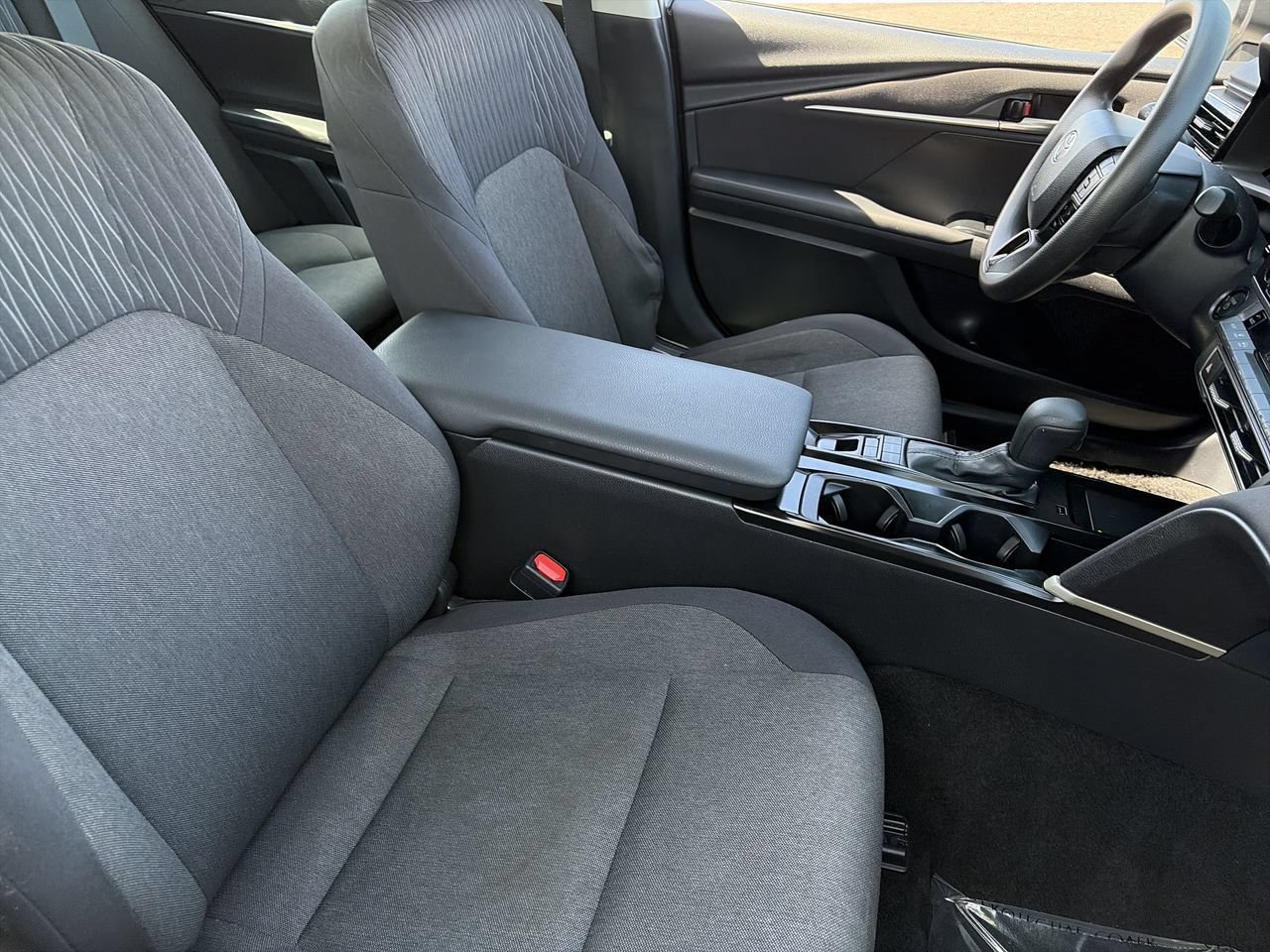 Used 2025 Toyota Camry LE FWD image 24