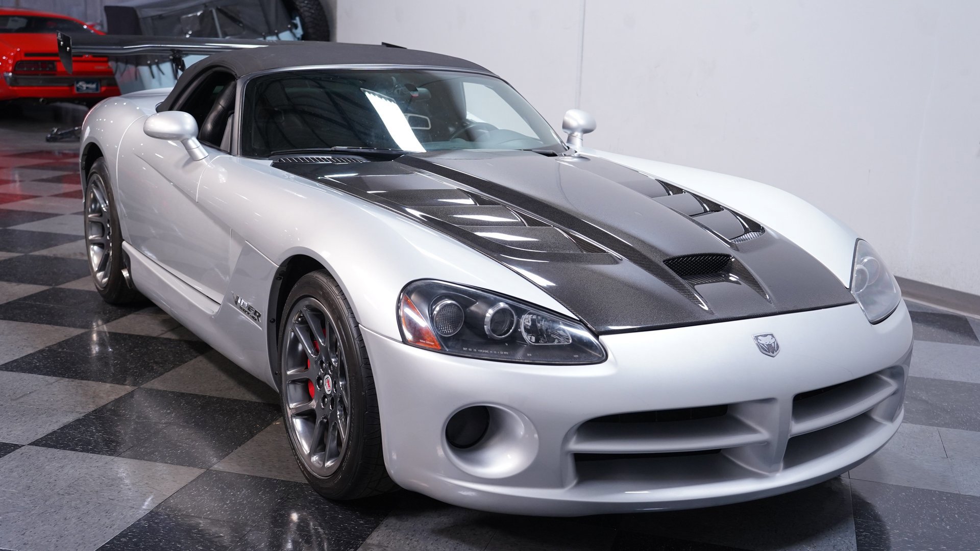 Used 2005 Dodge Viper SRT-10 image 14