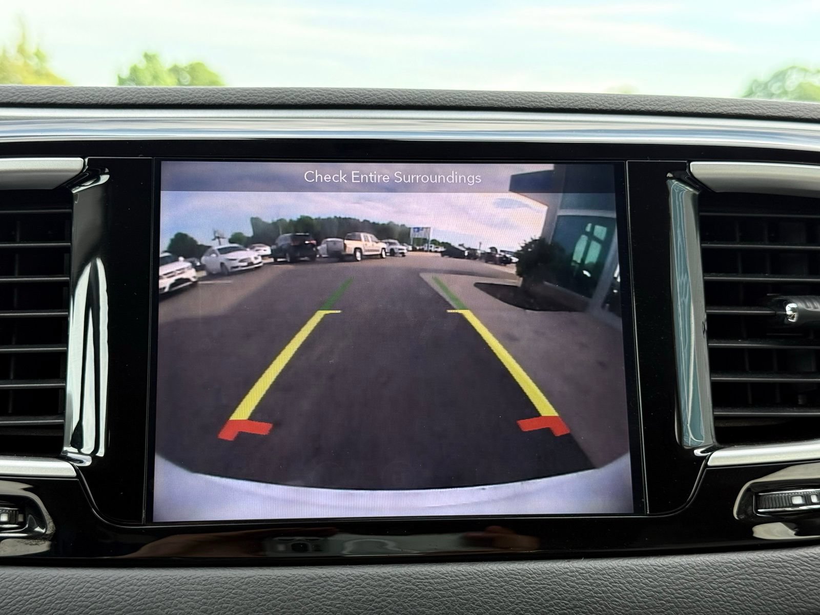 Used 2018 Chrysler Pacifica Touring Plus FWD image 44