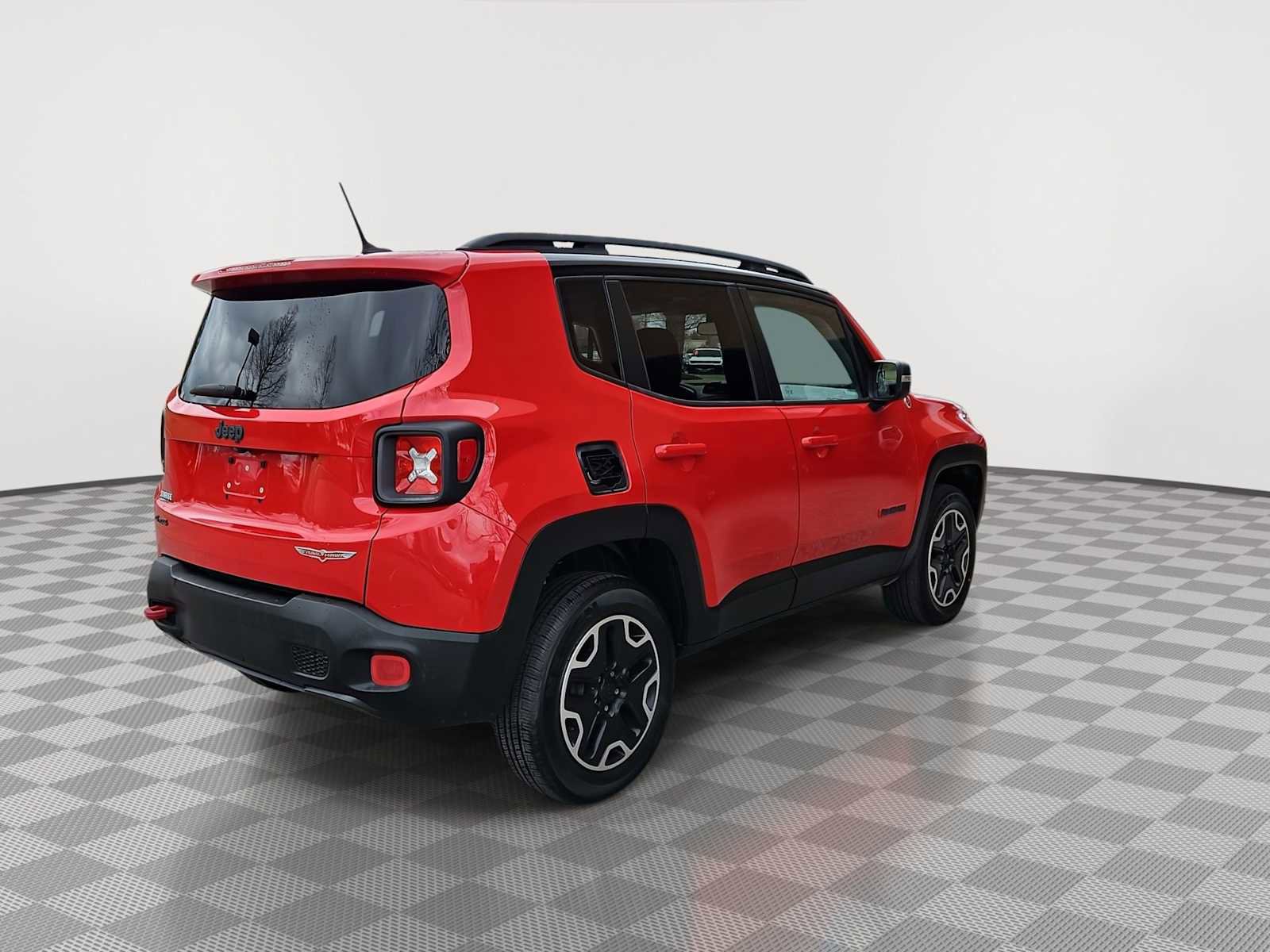 Used 2015 Jeep Renegade Trailhawk w/ Popular Equipment Group AWD/4WD image 8
