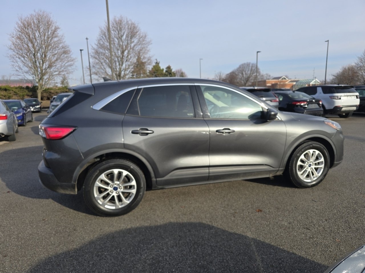 Used 2020 Ford Escape SE image 7