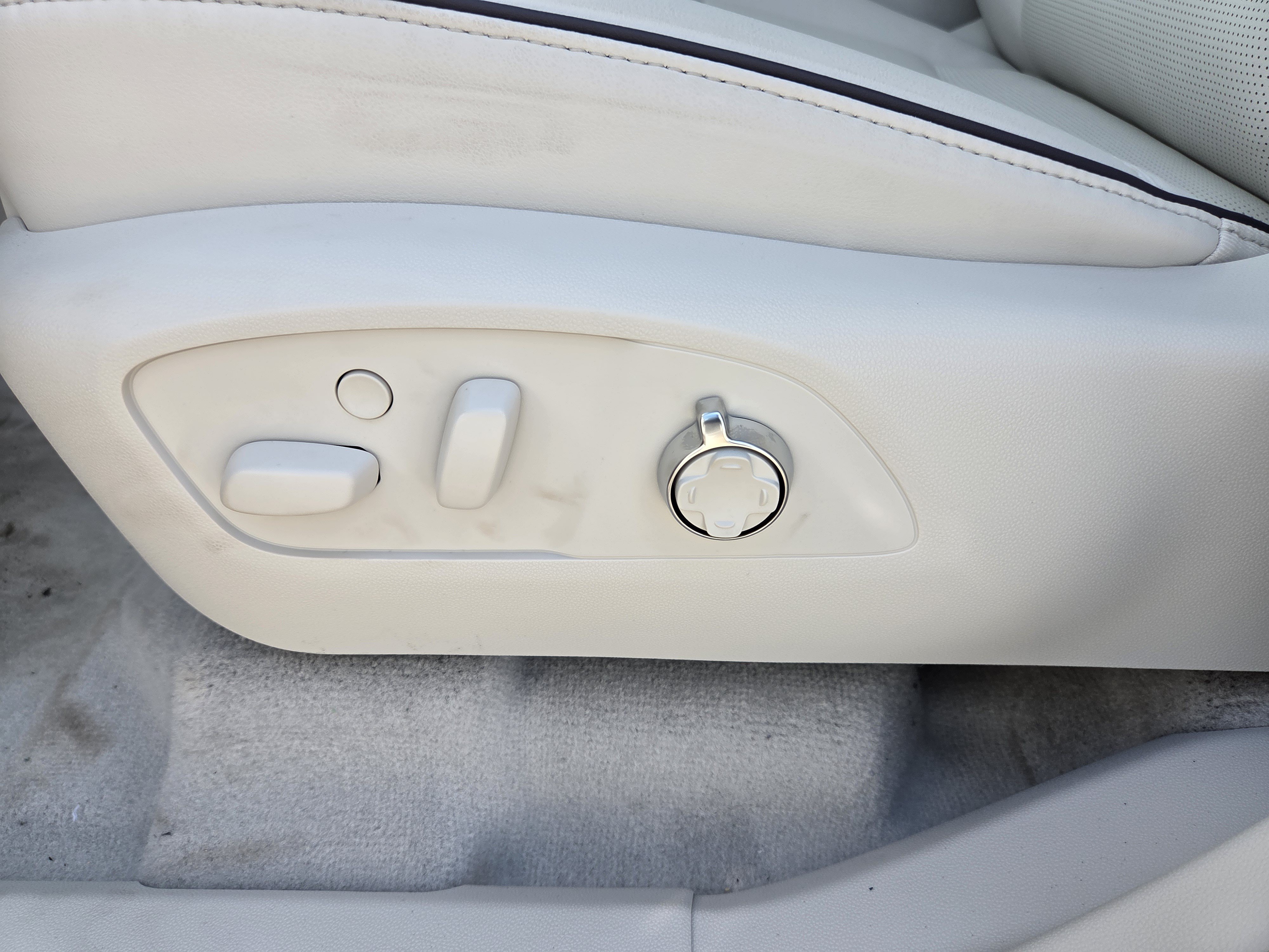 New 2027 Buick Enclave Avenir FWD image 22