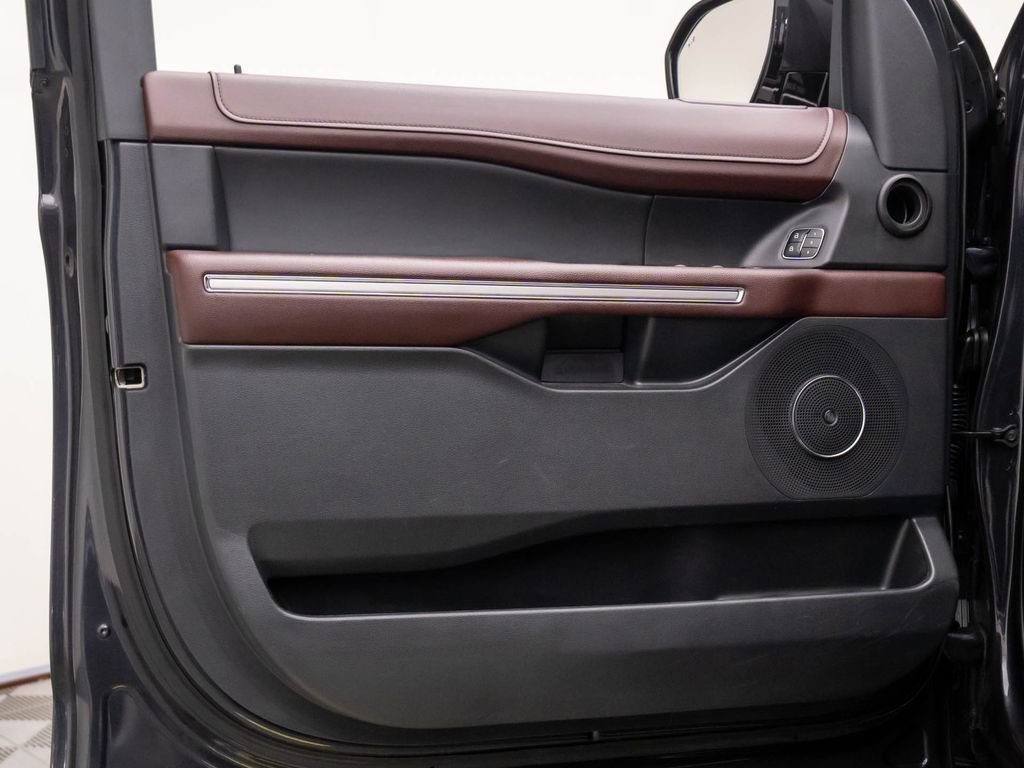 Used 2024 Ford Expedition Max Limited image 12