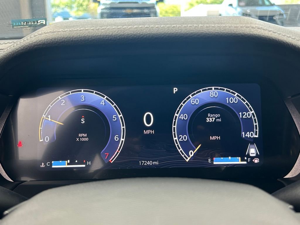 Used 2024 Jeep Grand Cherokee Limited w/ Luxury Tech Group II image 31