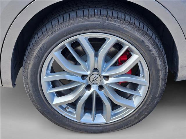Used 2019 Maserati Levante GranLusso image 23