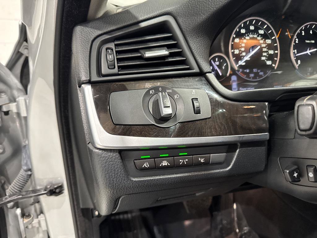 Used 2014 BMW 535i Sedan image 24