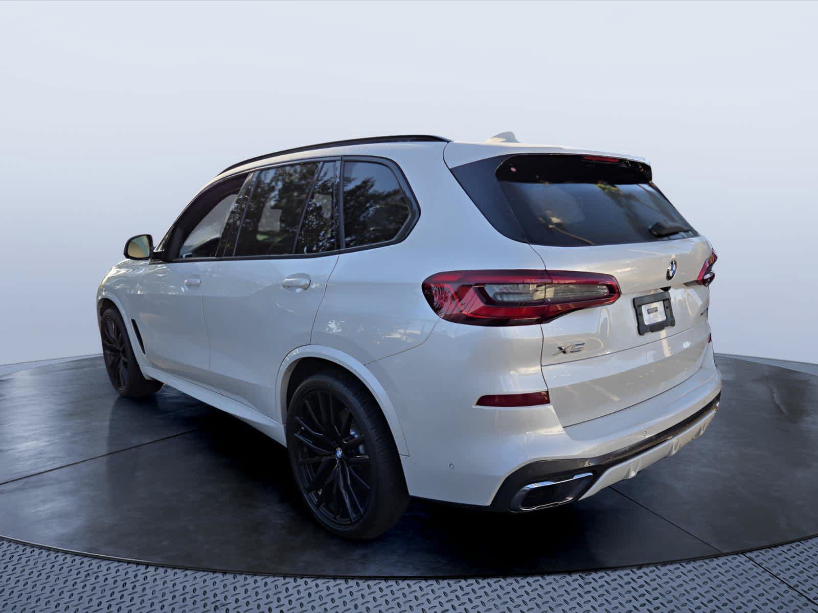 Used 2019 BMW X5 xDrive40i w/ M Sport Package AWD/4WD image 5