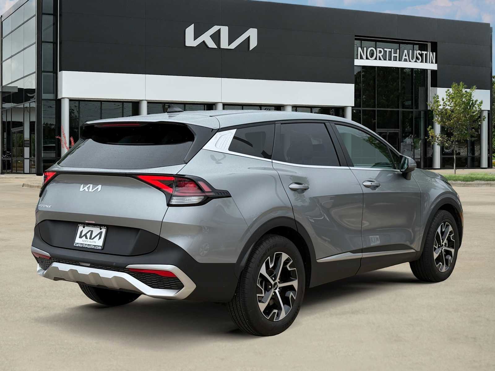 Certified 2024 Kia Sportage EX FWD image 4