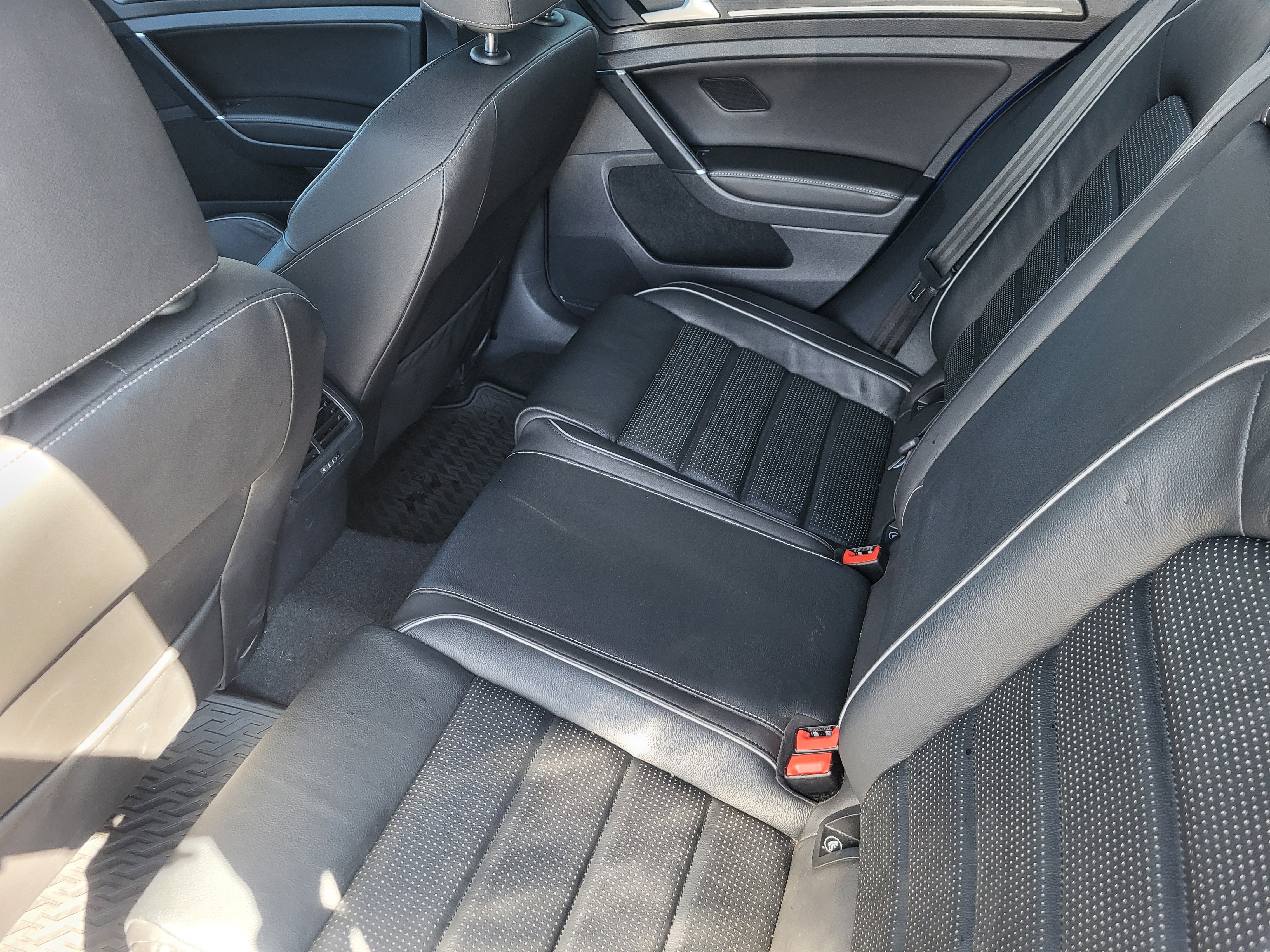 Used 2018 Volkswagen Golf R DCC & Navigation 4Motion image 55