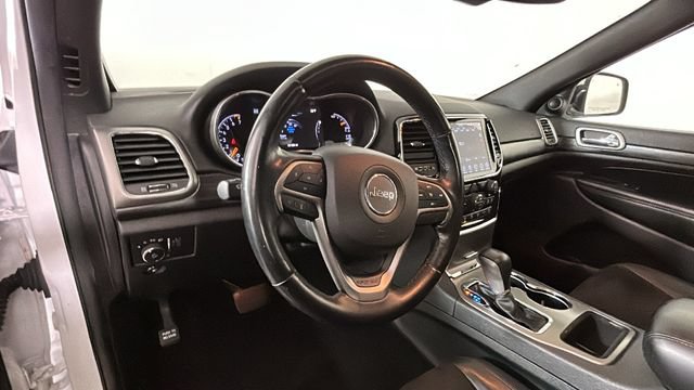 Used 2020 Jeep Grand Cherokee Altitude AWD/4WD image 13