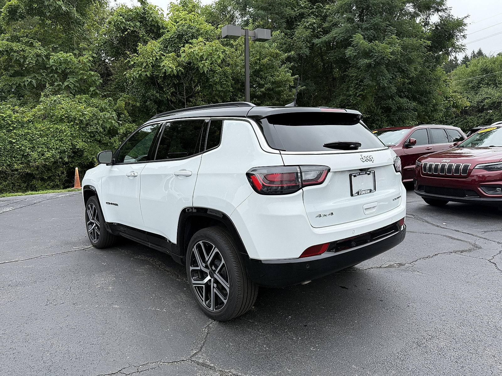 Used 2025 Jeep Compass Limited w/ Elite Group AWD/4WD image 4