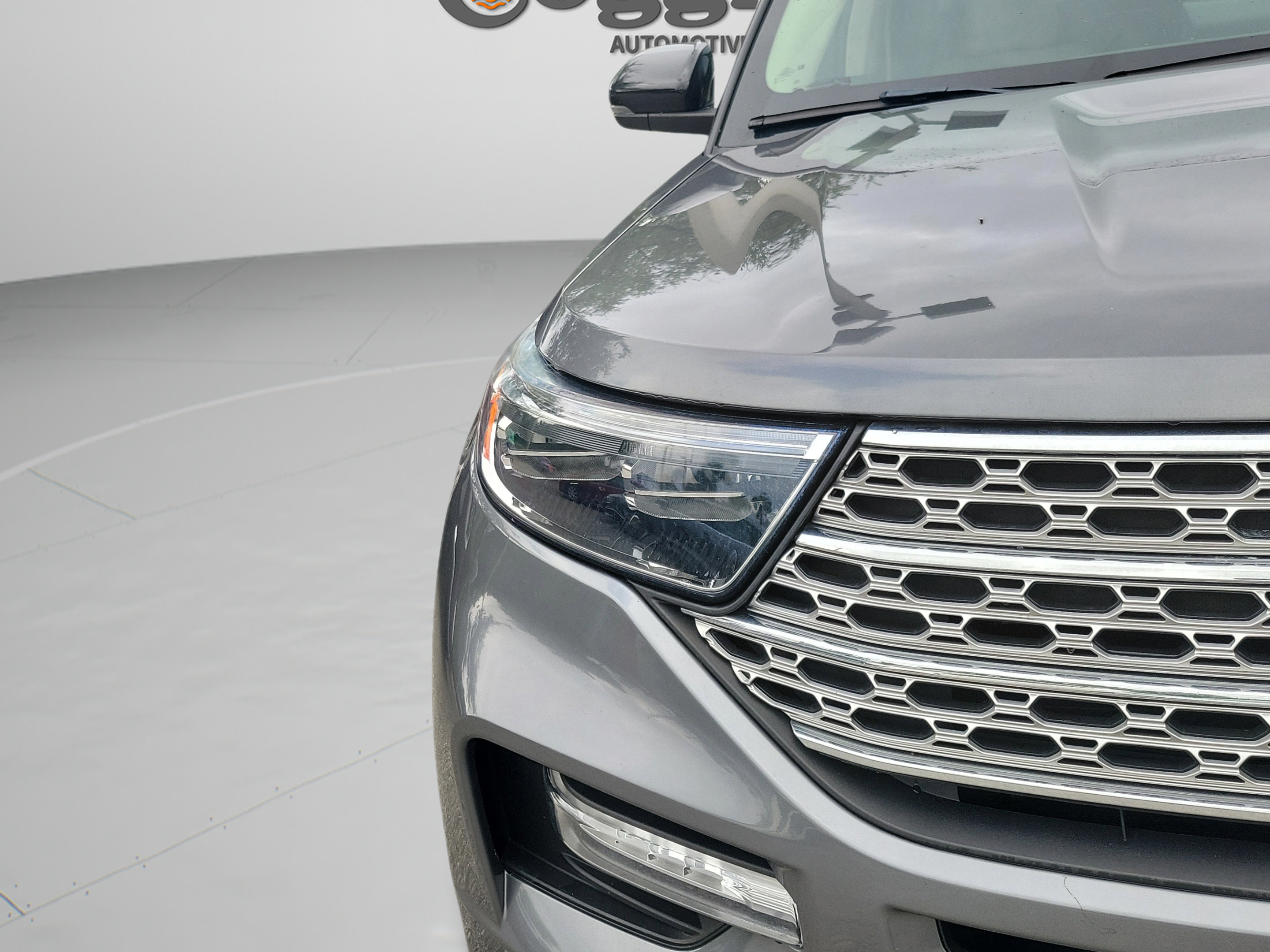 Used 2024 Ford Explorer Limited w/ Limited Technology Package RWD image 16
