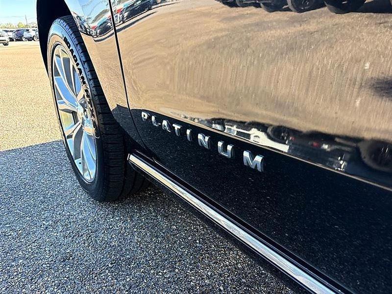 Used 2018 Ford Expedition Max Platinum image 16