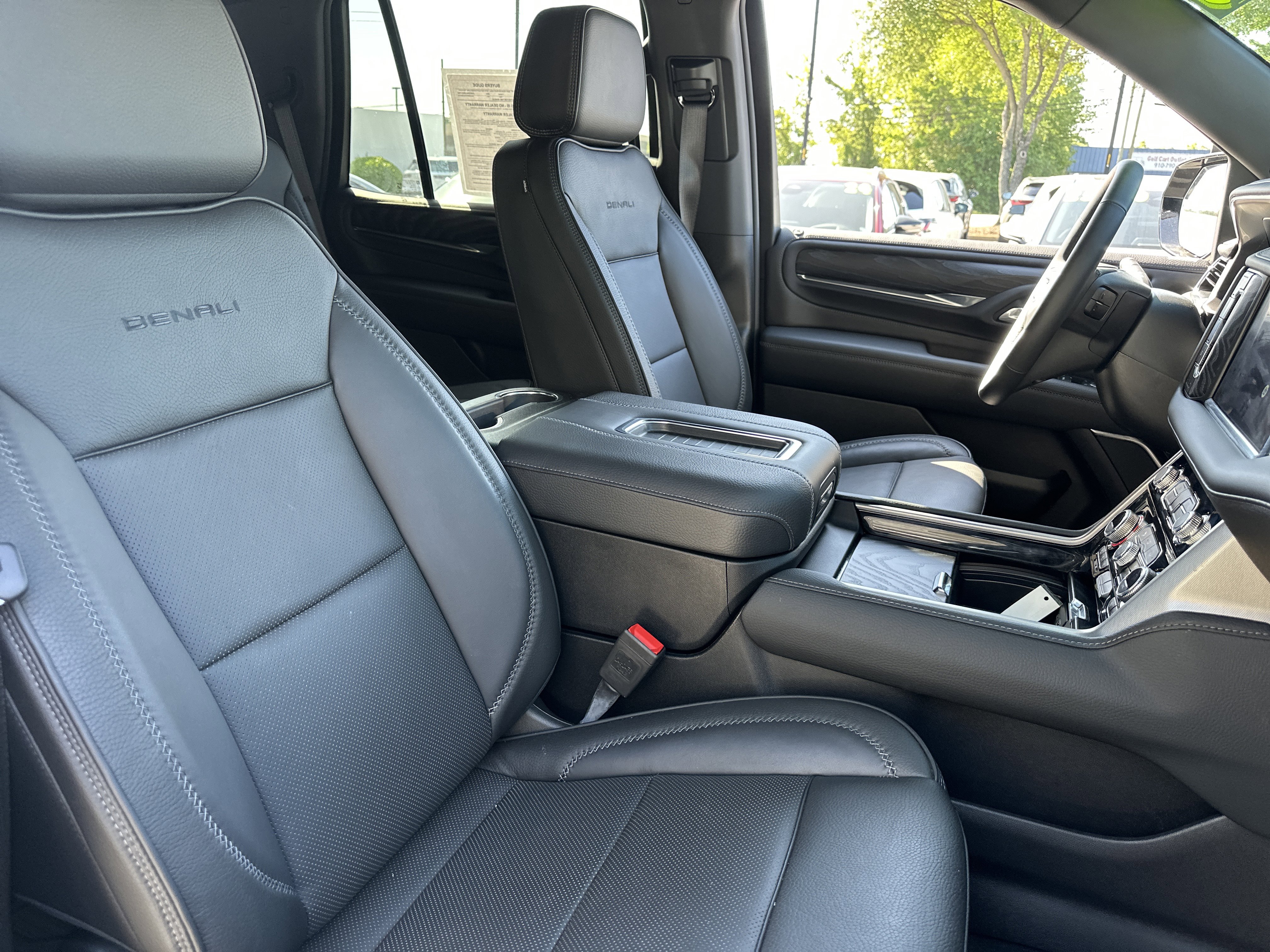Used 2024 GMC Yukon Denali w/ Max Trailering Package AWD/4WD image 13