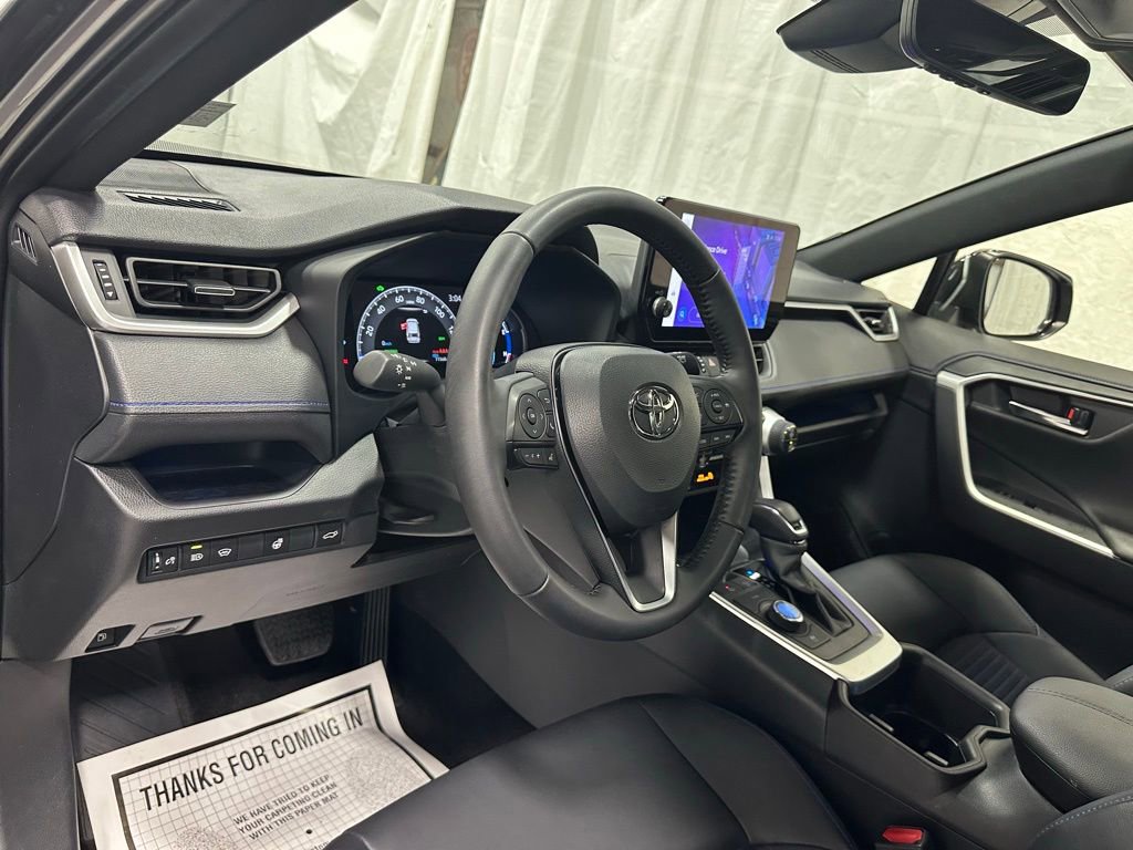 Used 2025 Toyota RAV4 XSE w/ Weather Package AWD/4WD image 15