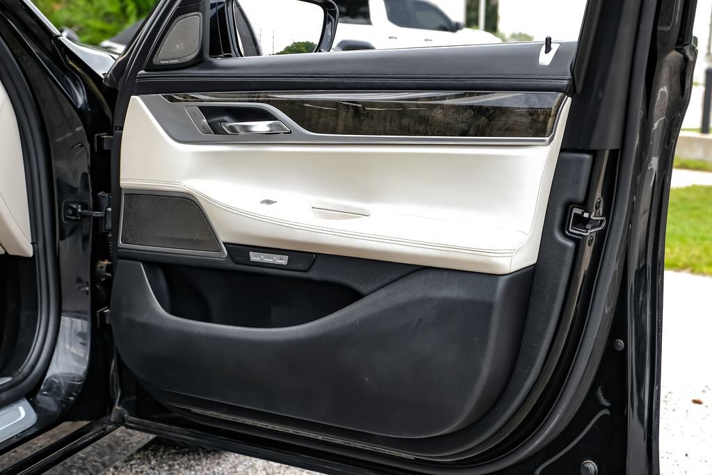 Used 2018 BMW 740i RWD image 38