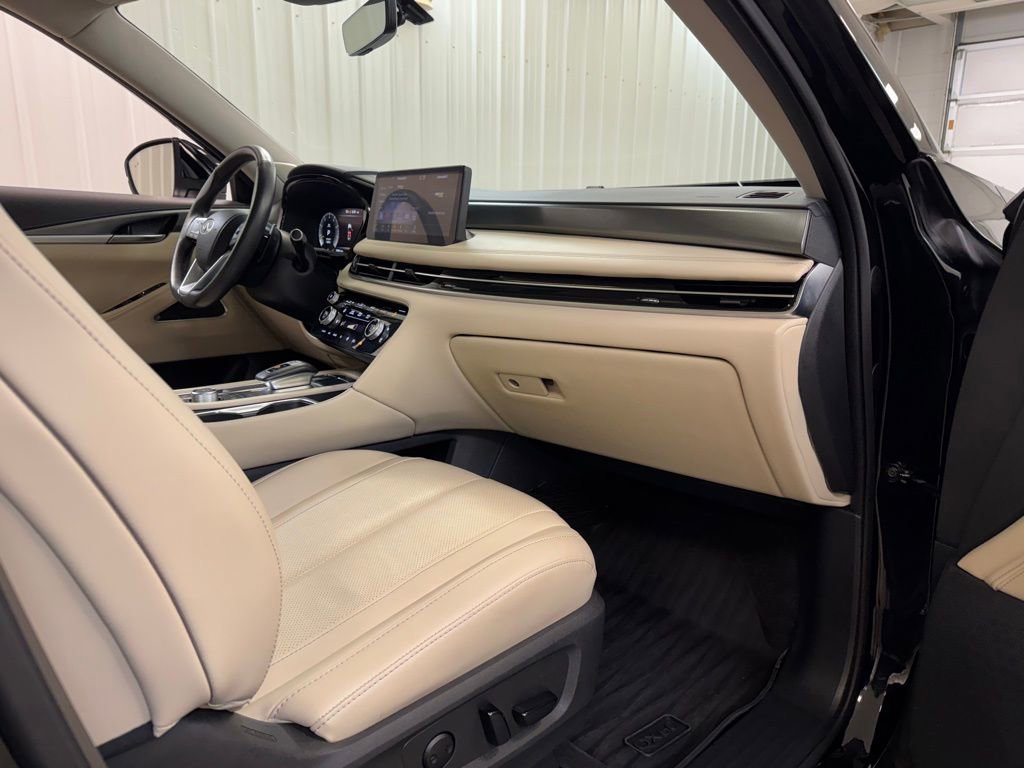 Used 2023 INFINITI QX60 Luxe w/ Performance Audio Package image 28