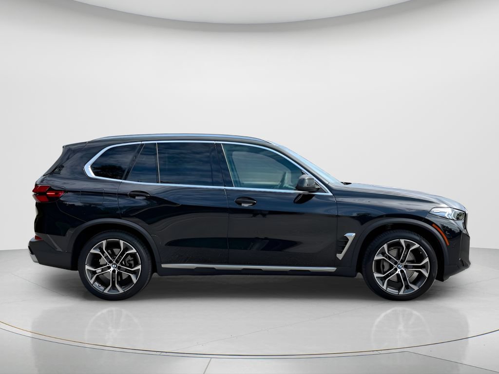 Certified 2024 BMW X5 xDrive40i w/ Premium Package AWD/4WD image 4