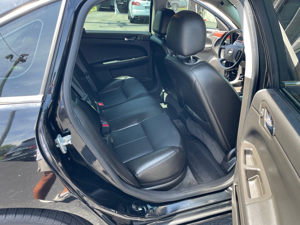 Used 2007 Chevrolet Impala LTZ FWD image 17