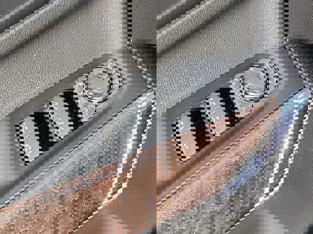 Used 2023 GMC Sierra 2500 Denali w/ Denali Black Diamond Edition image 21