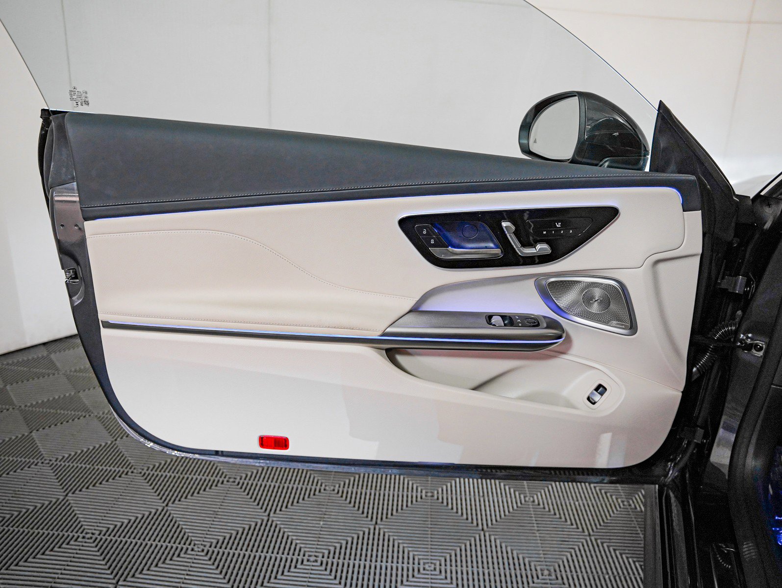 Certified 2025 Mercedes-Benz CLE 450 4MATIC Coupe image 22