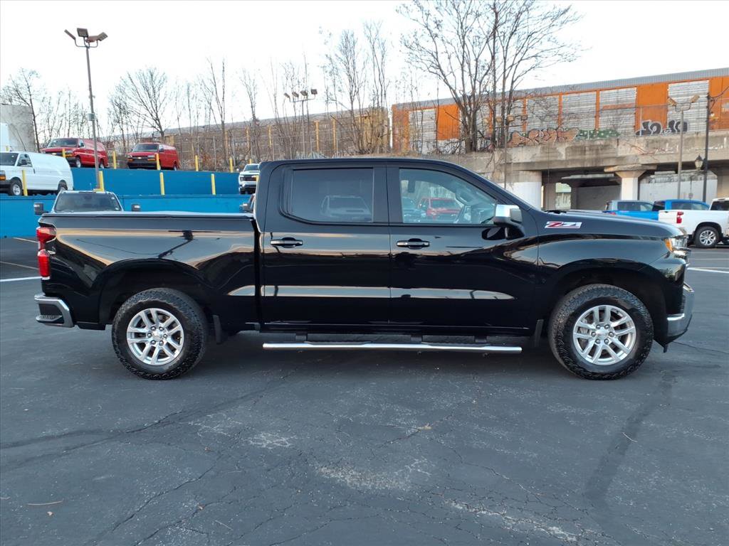 Used 2021 Chevrolet Silverado 1500 LT image 2