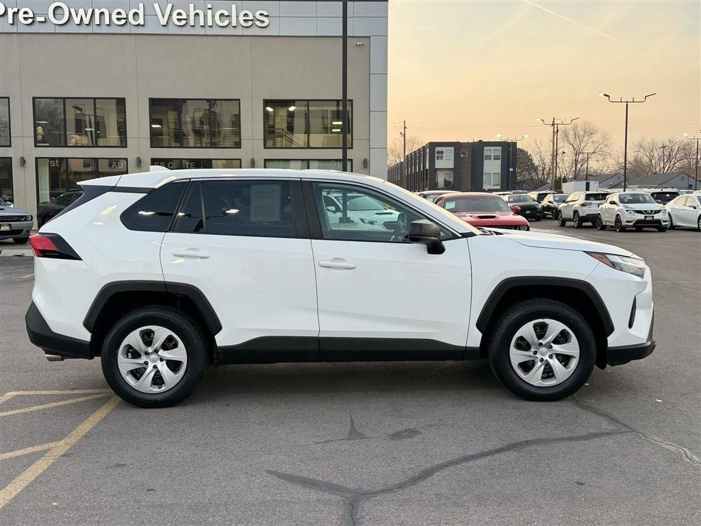 Used 2024 Toyota RAV4 LE AWD/4WD image 8