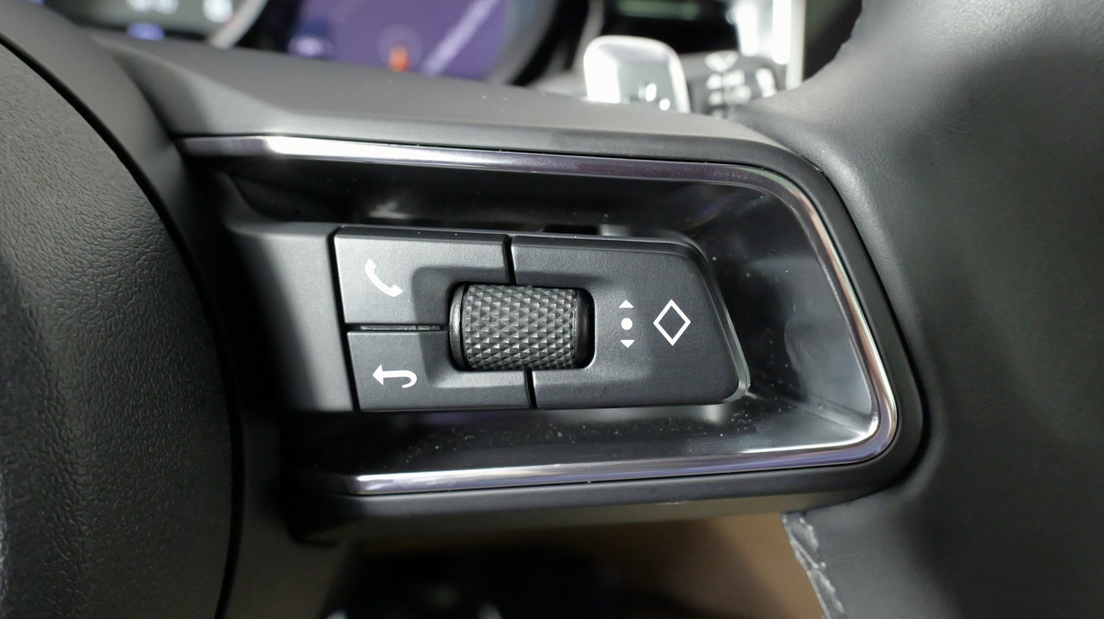 Used 2025 Porsche Macan image 53