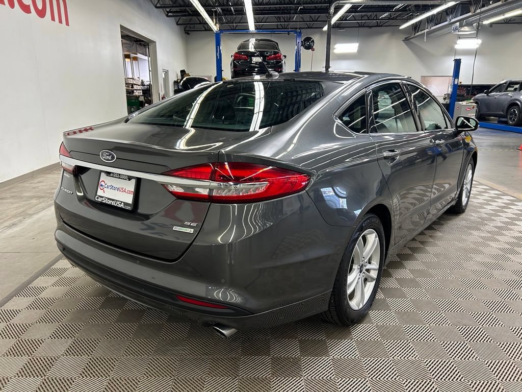 Used 2018 Ford Fusion SE FWD image 10
