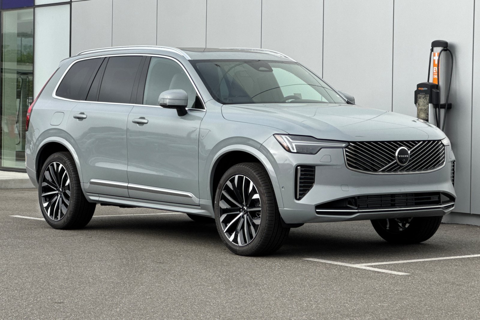 New 2026 Volvo XC90 T8 Plus w/ Protection Package AWD/4WD image 7