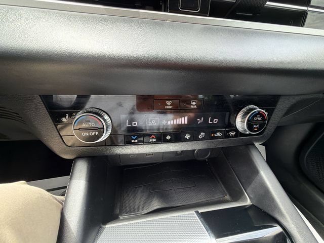 Used 2022 Mitsubishi Outlander SEL AWD/4WD image 25