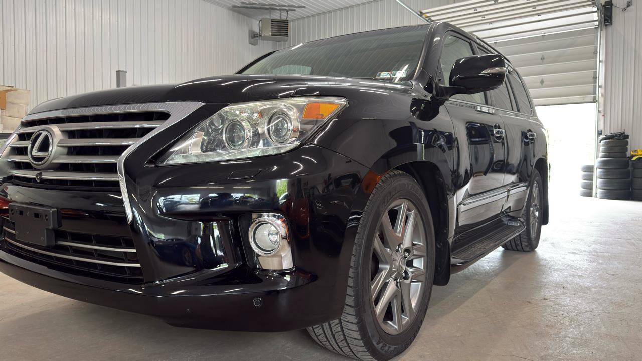 Used 2013 Lexus LX 570 4WD image 6