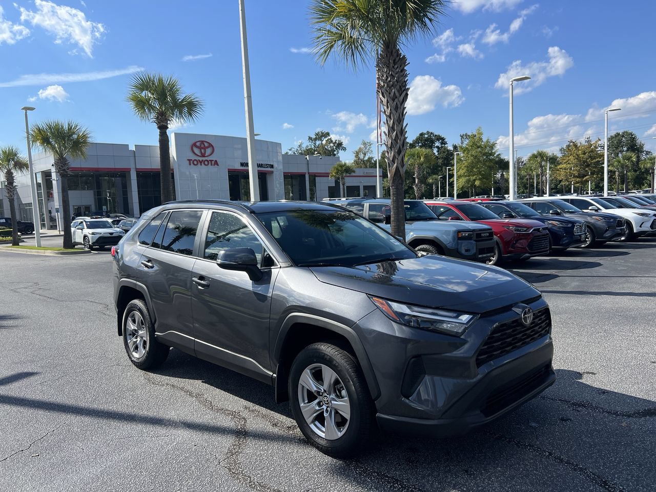 Used 2025 Toyota RAV4 XLE w/ Convenience Package FWD image 2
