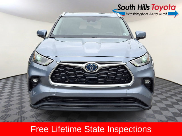 Used 2022 Toyota Highlander XLE AWD/4WD image 2