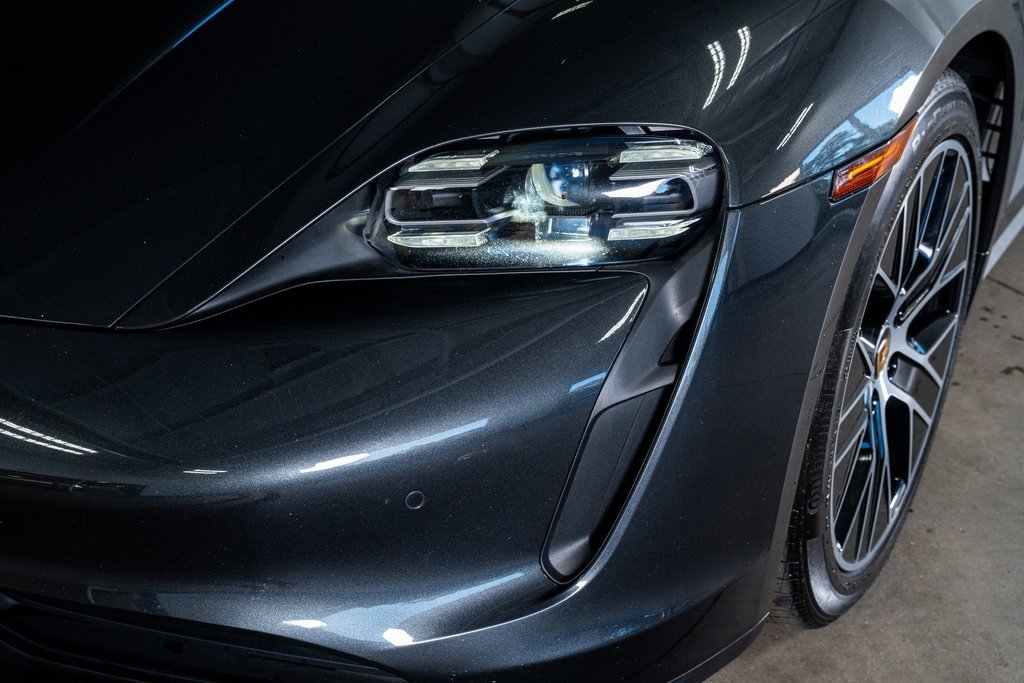 Used 2021 Porsche Taycan image 13