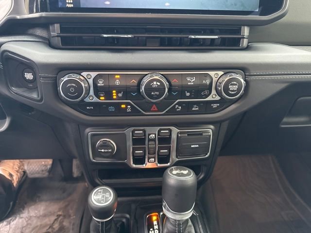 Used 2024 Jeep Wrangler High Altitude image 21