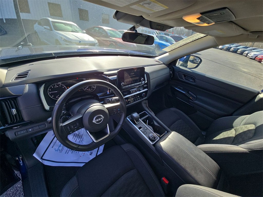 Certified 2024 Nissan Pathfinder SV image 10