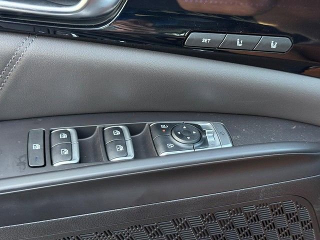 New 2025 Kia Carnival SX Prestige image 24